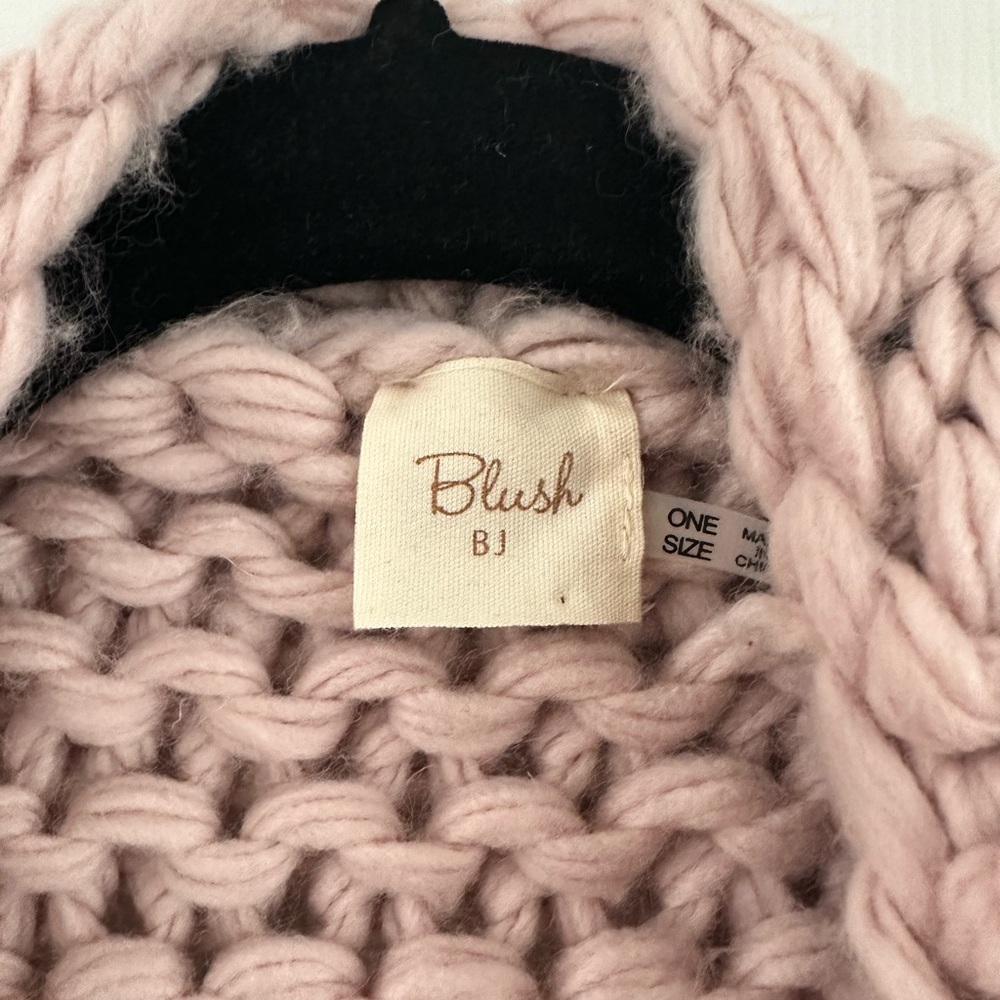 Blush Thick Knit Sweater One Size GUC - Picture 2 of 4